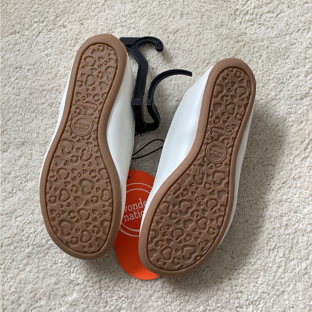 Wonder Nation White Kids Ballet Flats 11 - Picture 3 of 3